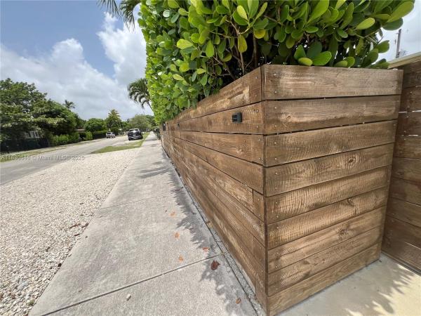 323 NW 105th St, Miami, Florida 33150, image 1