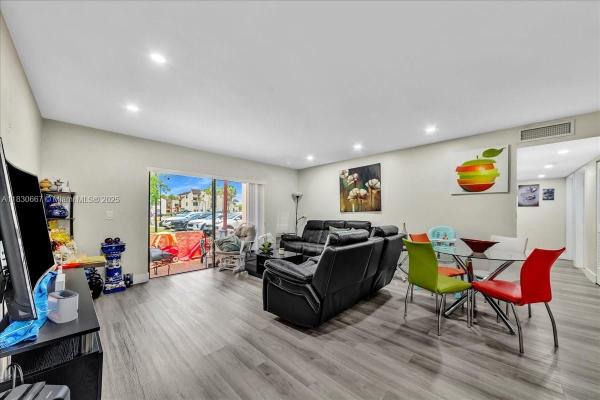 Lago Del Rey, 8550 SW 149 Ave 706, Kendall West, Florida 33193, image 3