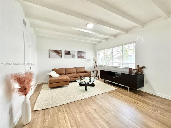 The Waterclub, 3915 N Meridian Ave #204, Miami Beach, Florida 33140, image 1
