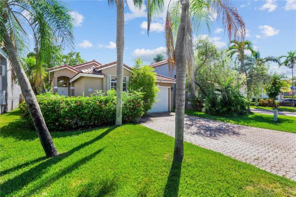 Portraits At Pembroke Pointe, 324 NW 107th Ave, Pembroke Pines, Florida 33026, image 2