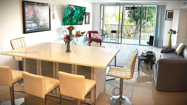 Palm-Aire Country Club 3, 3051 S Palm Aire Dr #201, Pompano Beach, Florida 33069, image 1