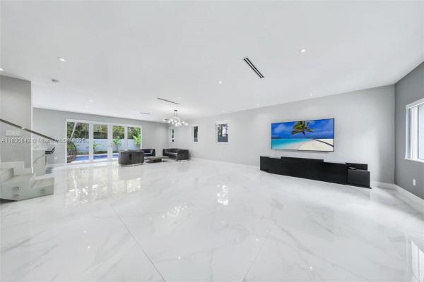 3182 Lamb Ct, Miami, Florida 33133, image 3