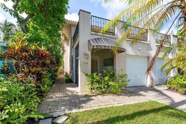 Lauderdale Pines, 704 SW 16th St, Fort Lauderdale, Florida 33315, image 1