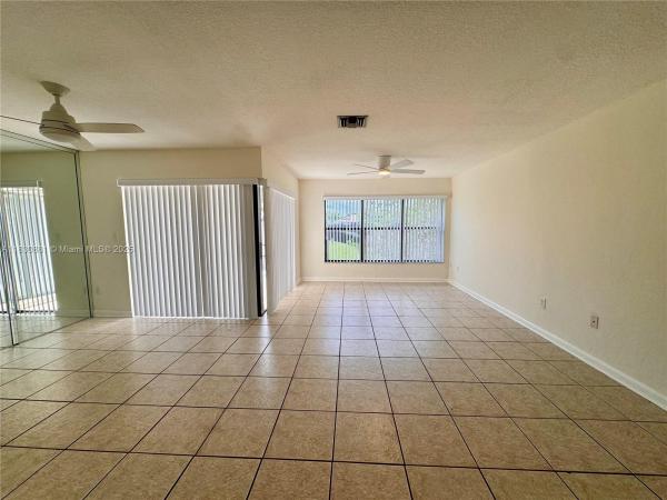 Woodgate North, 6726 SW 129th Pl, Kendale Lakes, Florida 33183, image 3