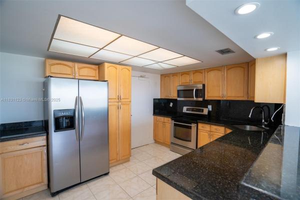 Galt Ocean Club, 3800 Galt Ocean Dr #1215, Fort Lauderdale, Florida 33308, image 1