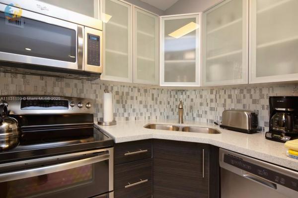 The Alexander Hotel, 5225 Collins Ave #1404, Miami Beach, Florida 33140, image 3