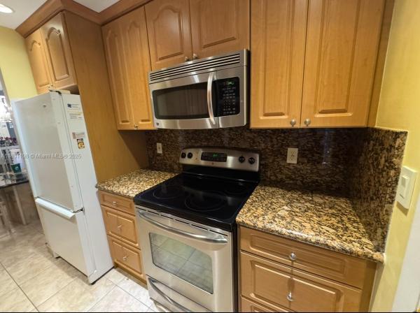 11685 Canal Dr 303, Miami, Florida 33181, image 1