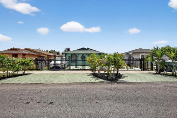 Golden Gardens, 19415 NW 33rd Ct, Miami Gardens, Florida 33056, image 3