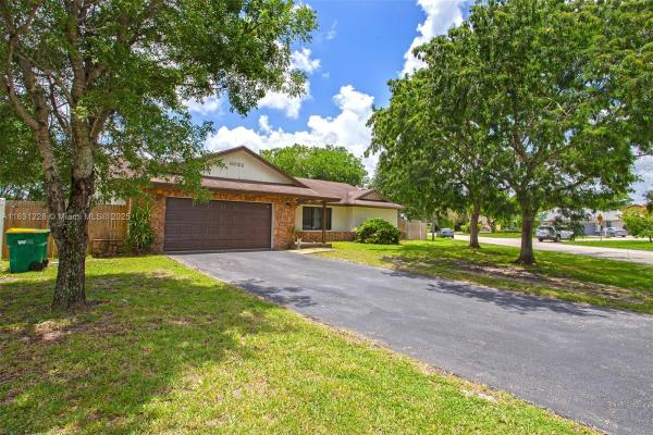 The Oaks At Woodmont, 8022 NW 84th Ter, Tamarac, Florida 33321, image 1