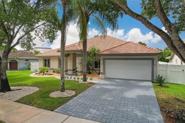 North Springs, 10077 N Springs Way, Coral Springs, Florida 33076, image 2