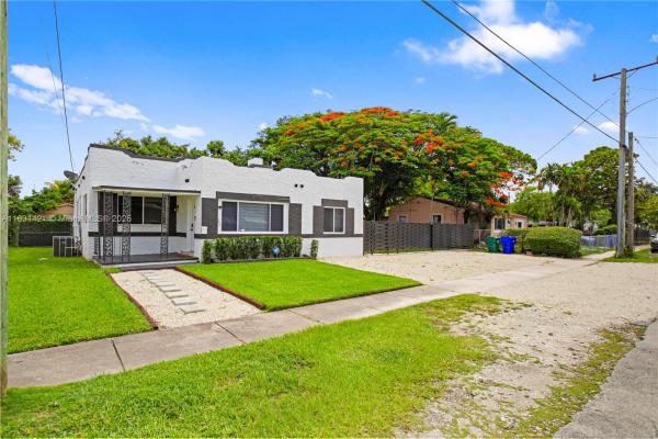 Curry, 780 NW 42nd St, Miami, Florida 33127, image 1