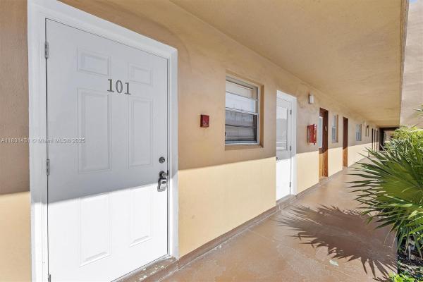 Meadowbrook Towers, 219 NE 14th Ave #101, Hallandale Beach, Florida 33009, image 2
