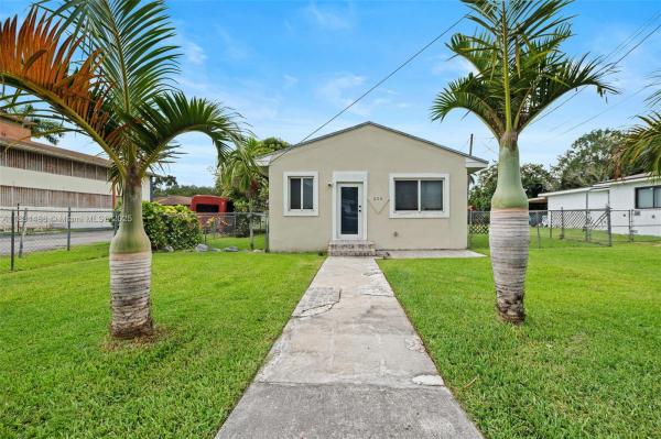 524 NW 88th St, El Portal, Florida 33150, image 1