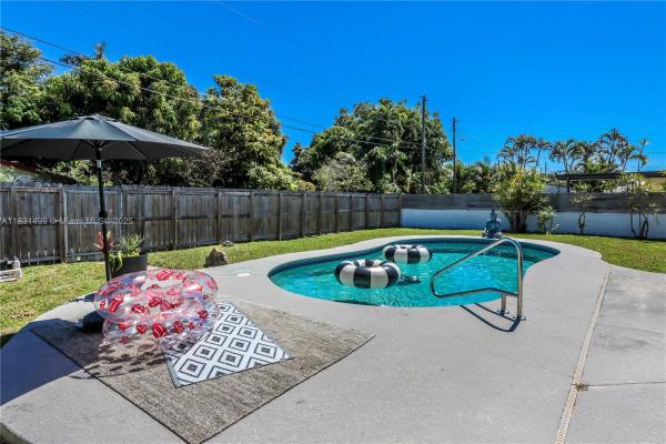 Central Golf Of Hollywood, 1105 N 31st Ct, Hollywood, Florida 33021, image 1