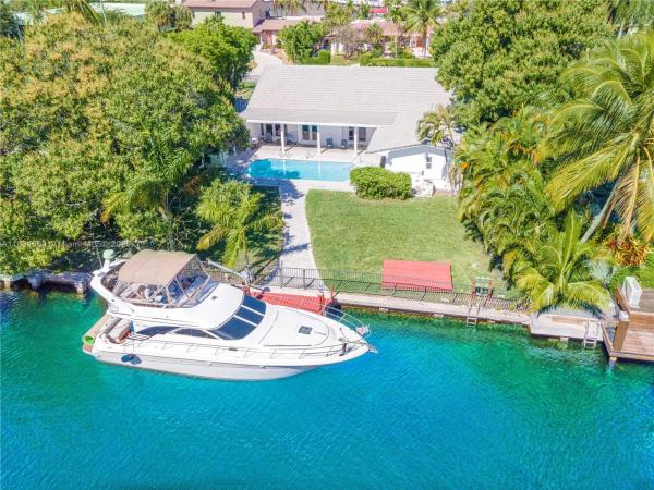 Golden Isles, 413 Tamarind Dr, Hallandale Beach, Florida 33009, image 1