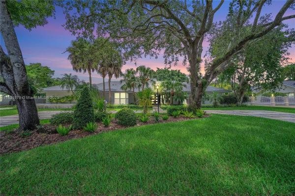 9121 SW 102nd St, Unincorporated Dade County, Florida 33176, image 1
