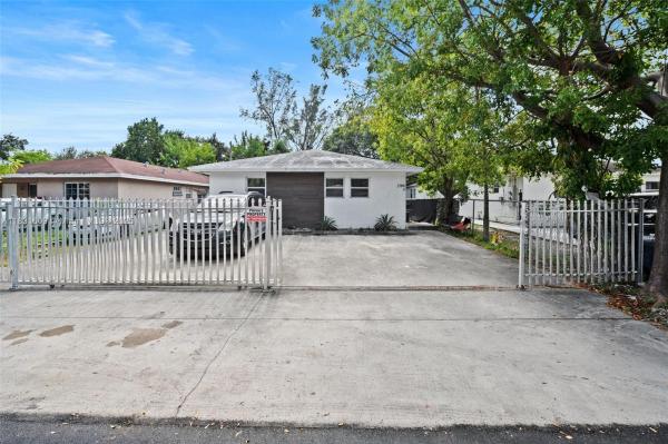 2788 NW 48th St, Miami, Florida 33142, image 1
