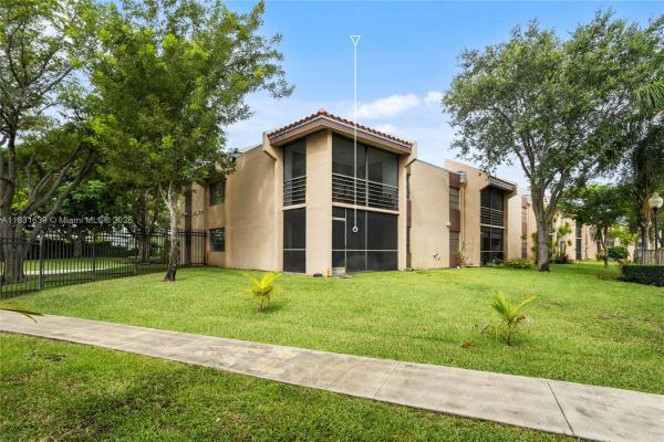 Fairview Of California Club, 20801 San Simeon Way #105, Ives Estates, Florida 33179, image 3