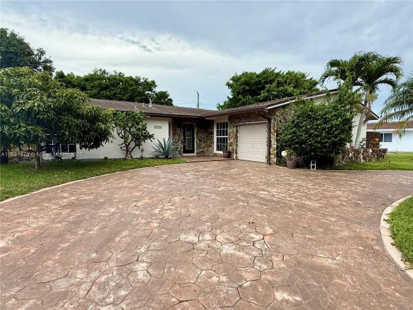Bel Aire, 10600 SW 199th St, Cutler Bay, Florida 33157, image 1