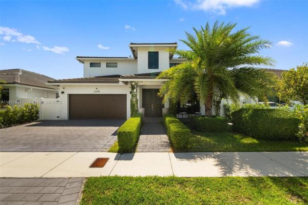 23245 SW 106th Pl, Unincorporated Dade County, Florida 33032, image 1