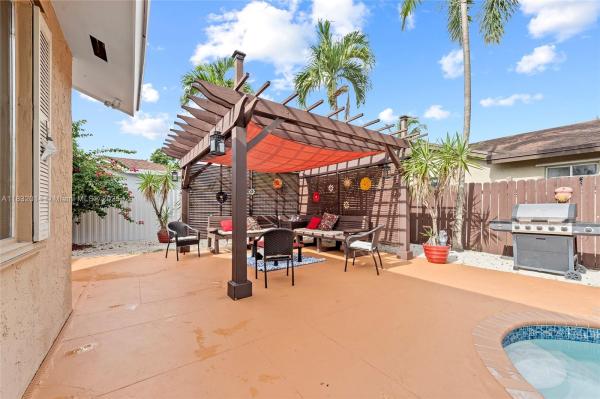 Harriel Estates, 17130 SW 93rd Ave, Palmetto Bay, Florida 33157, image 2