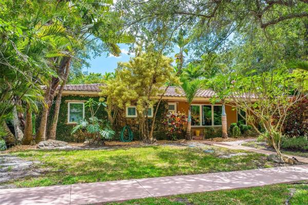 Biscayne Bay, 614 San Servando Ave, Coral Gables, Florida 33143, image 1