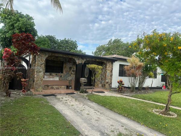 560 NE 158th St, Miami, Florida 33162, image 1
