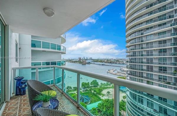 1800 Club, 1800 N Bayshore Dr 2011, Miami, Florida 33132, image 1