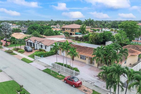 Merceditas, 3111 SW 109th Ave, University Park, Florida 33165, image 3