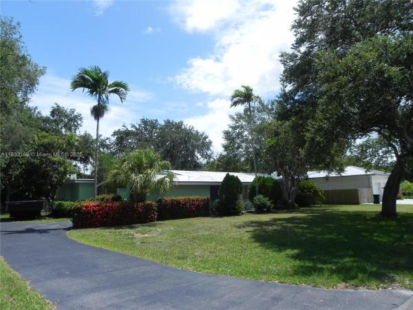 Pine Estates, 8225 SW 97th St, Kendall, Florida 33156, image 3