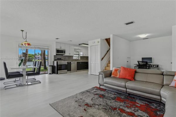 6725 NW 169 St 54h, Hialeah, Florida 33015, image 1