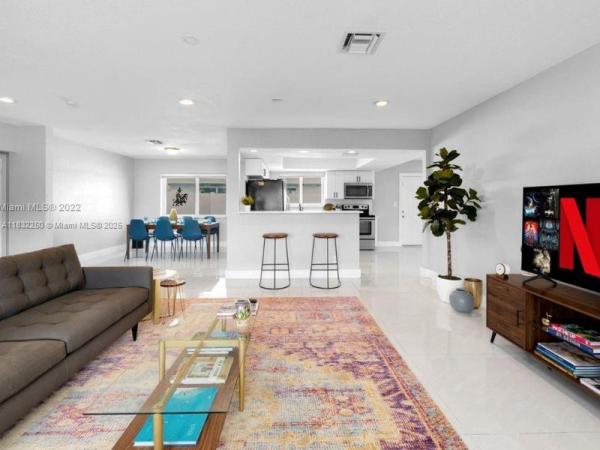 Jenada Villas, 2900 NW 9th Ave, Wilton Manors, Florida 33311, image 1