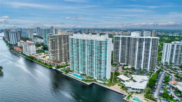 Hamptons South, 20201 E Country Club Dr #2203, Aventura, Florida 33180, image 2