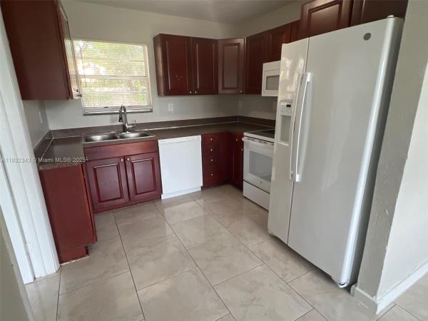 Cresthaven, 407 S 61st Ave, Hollywood, Florida 33023, image 3