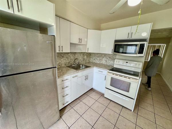 Hallandale Beach No HOA, 606 SW 8th St #A, Hallandale Beach, Florida 33009, image 1