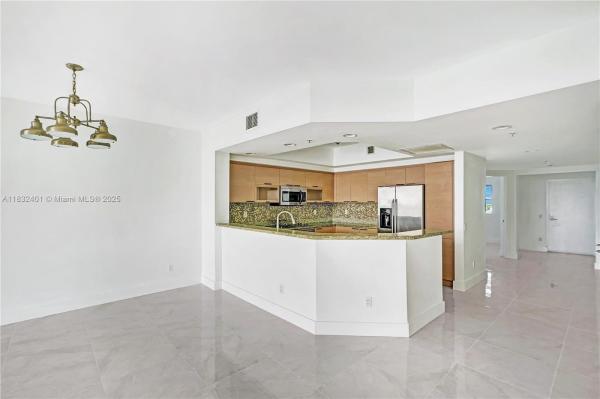 14951 Royal Oaks Ln 806, Miami, Florida 33181, image 1