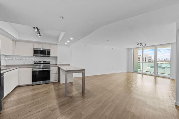 Flamingo South Beach, 1500 Bay Rd #M-0823, Miami Beach, Florida 33139, image 1