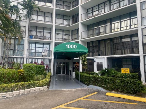 Oceanview Park, 1000 Parkview Dr #427, Hallandale Beach, Florida 33009, image 1