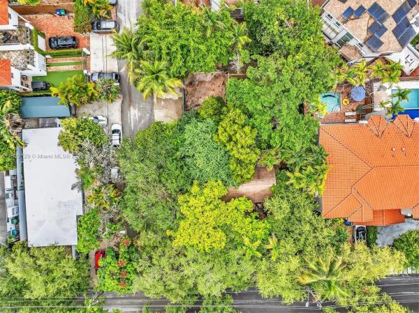Allamanda Gardens, 3041 Oak Ave, Miami, Florida 33133, image 1