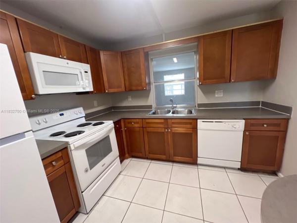 Flair, 4931 NW 13th St, Lauderhill, Florida 33313, image 2