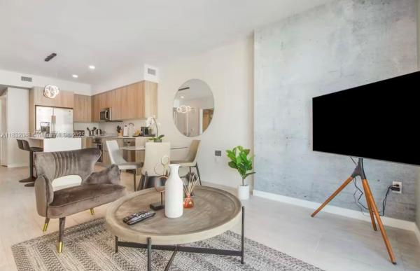 Quadro, 3900 Biscayne Blvd #S-1020, Miami, Florida 33137, image 1