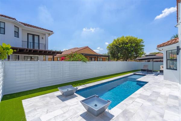 1005 NW 100th Ave, Miami, Florida 33172, image 1