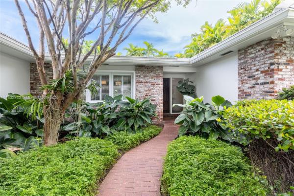 Riviera, 6915 Barquera St, Coral Gables, Florida 33146, image 1