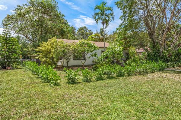 Green Oaks, 1464 NE 133rd Rd, North Miami, Florida 33161, image 3