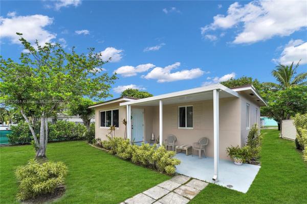 Hollywood Park, 2447 Harding St, Hollywood, Florida 33020, image 1