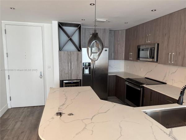 Courts Brickell Key, 801 Brickell Key Blvd #1904, Miami, Florida 33131, image 1
