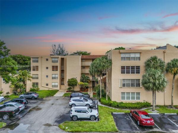 Live Oak Of Pine Island Ridge, 9460 Live Oak Pl #407, Davie, Florida 33324, image 3