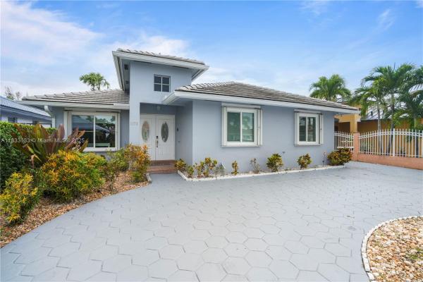Superior Homes Estates, 1173 NW 134th Pl, Tamiami, Florida 33182, image 2