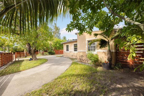 Cocoplum Terrace, 6401 SW 63rd Ct, South Miami, Florida 33143, image 1