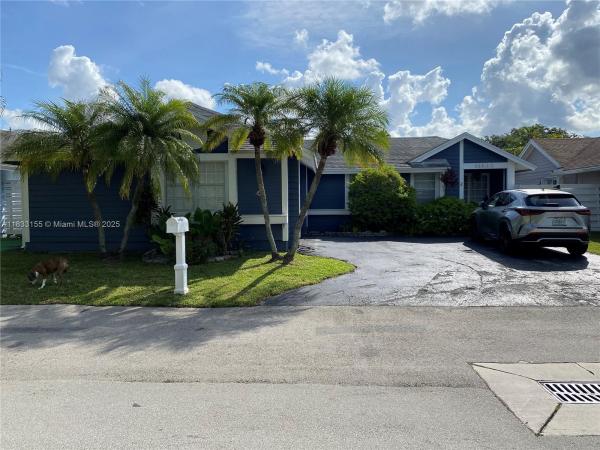 Royal Glen, 14135 SW 100th Ln, The Hammocks, Florida 33186, image 3